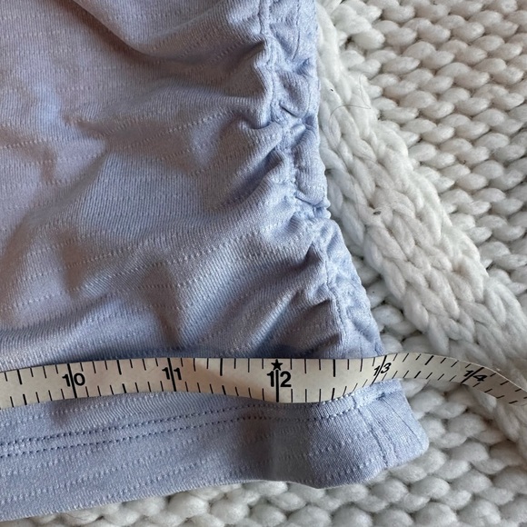 Lululemon License to Train tank top size 4/6 approximately - Picture 6 of 8